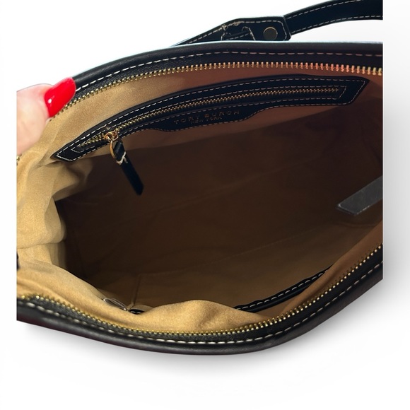 Chic Black Shoulder Bag - Picture 6 of 7